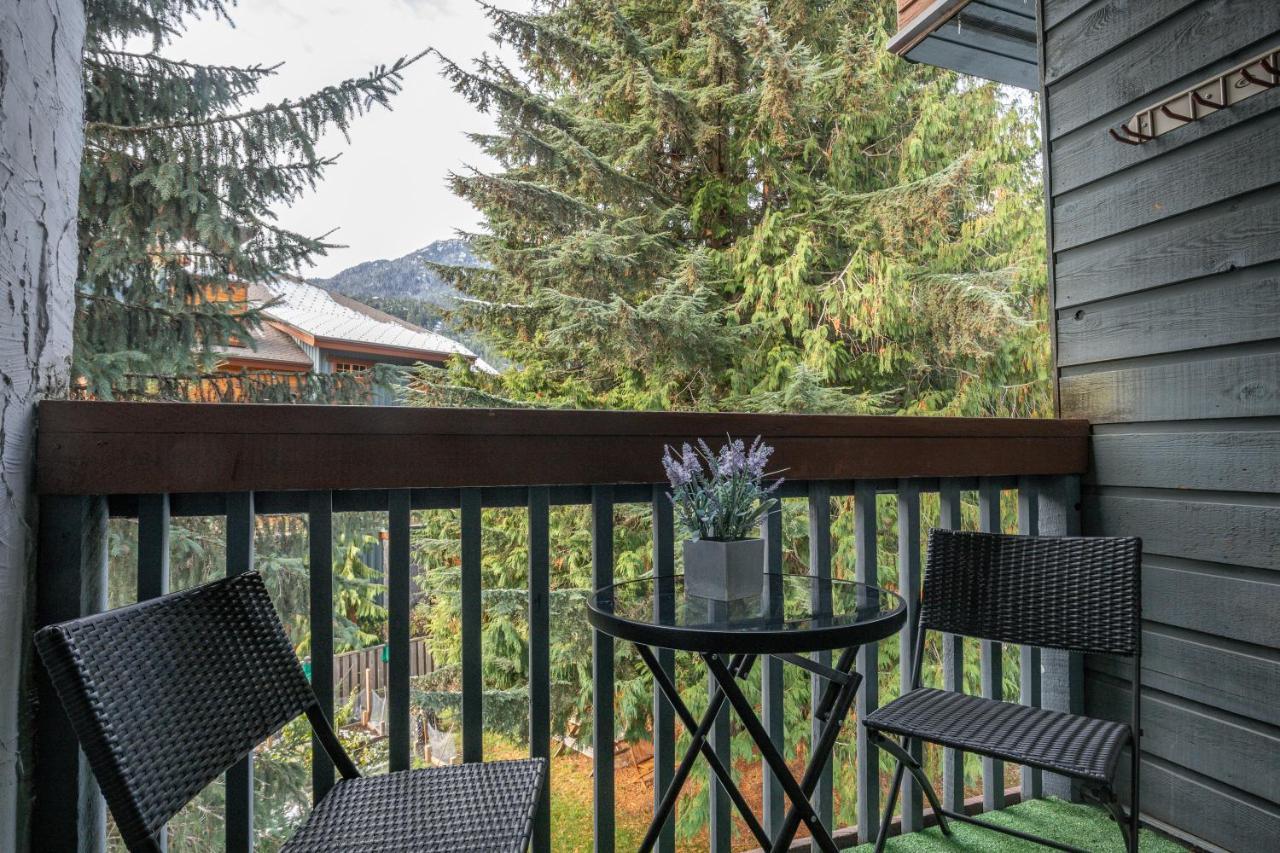 Ferienwohnung Gorgeous Whistler Creekside Studio Exterior foto