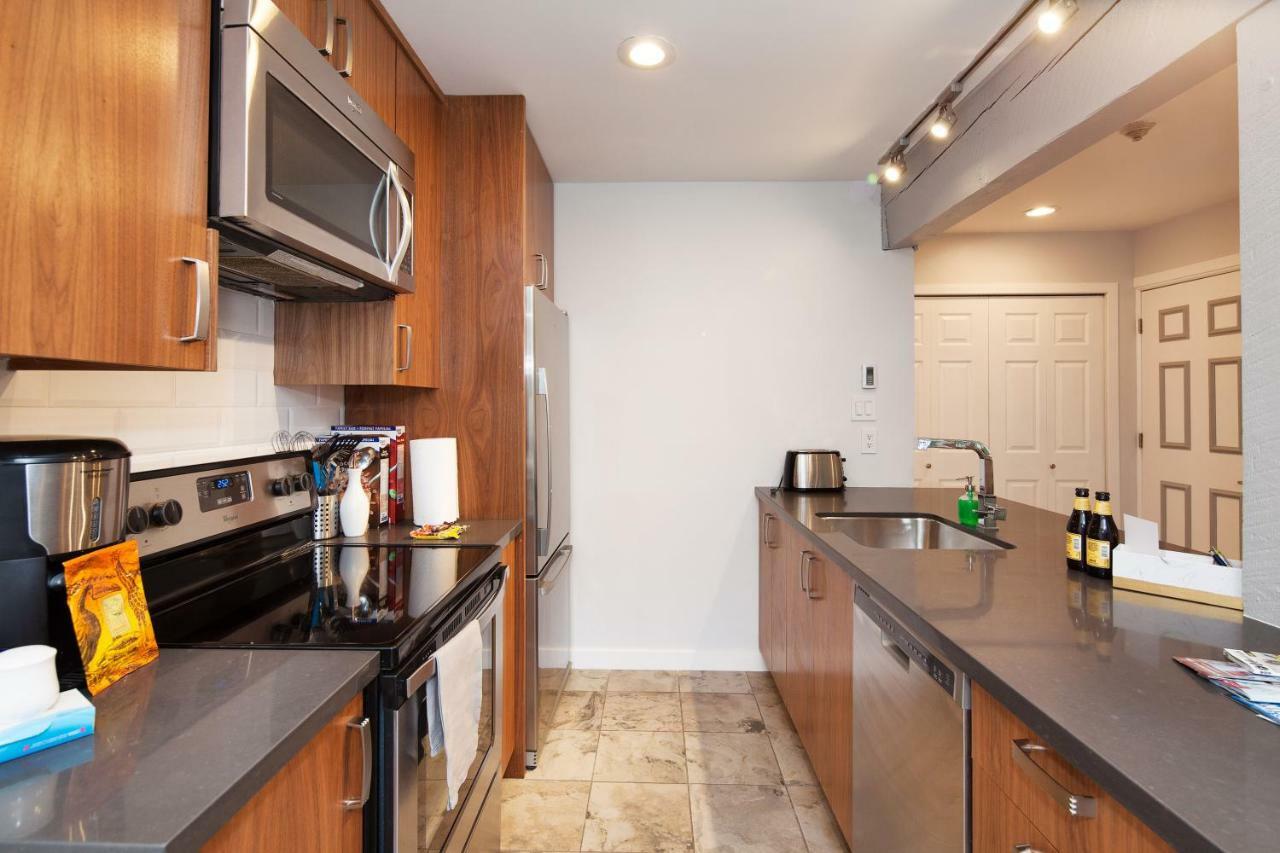 Ferienwohnung Gorgeous Whistler Creekside Studio Exterior foto